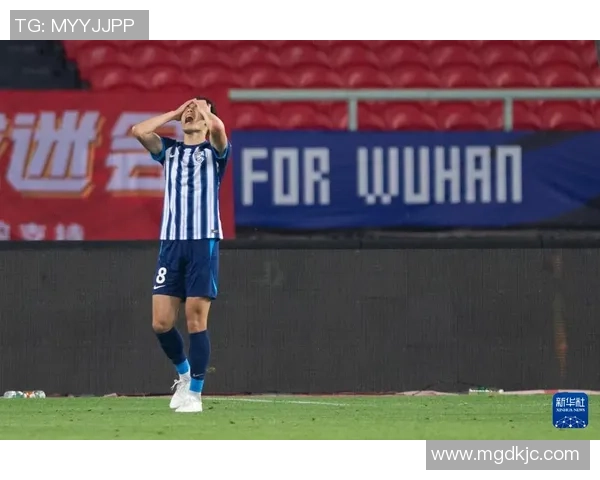 武汉足球队与广州足球队赛后复盘团队协作的成功与不足分析